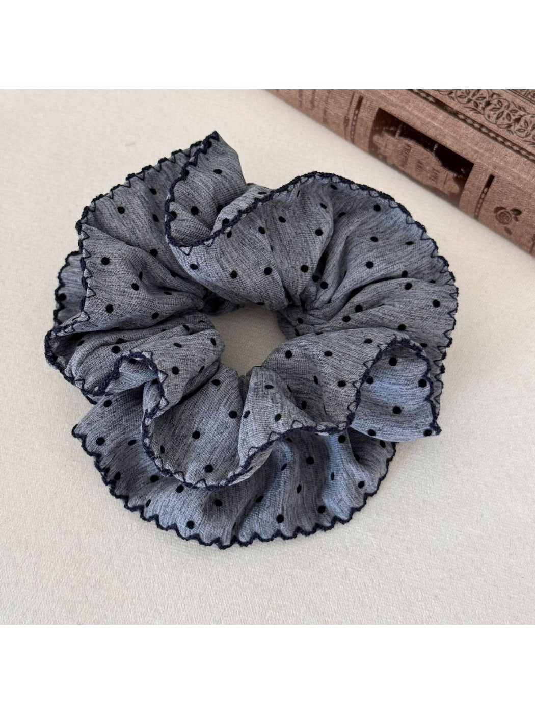 Gifty - Fashionable Polka Dot Hair Tie