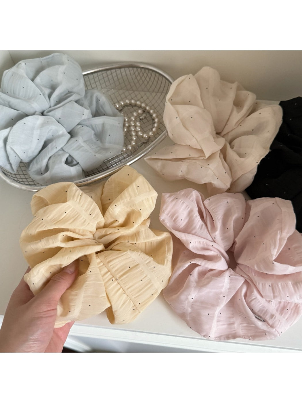 Gifty - Lightweight Polka Dot Fashion Scrunchie