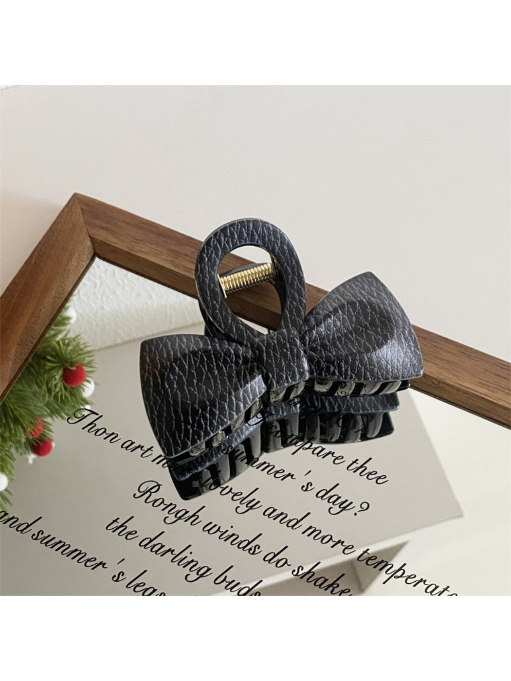 Beau - Black Geometric Claw Clip