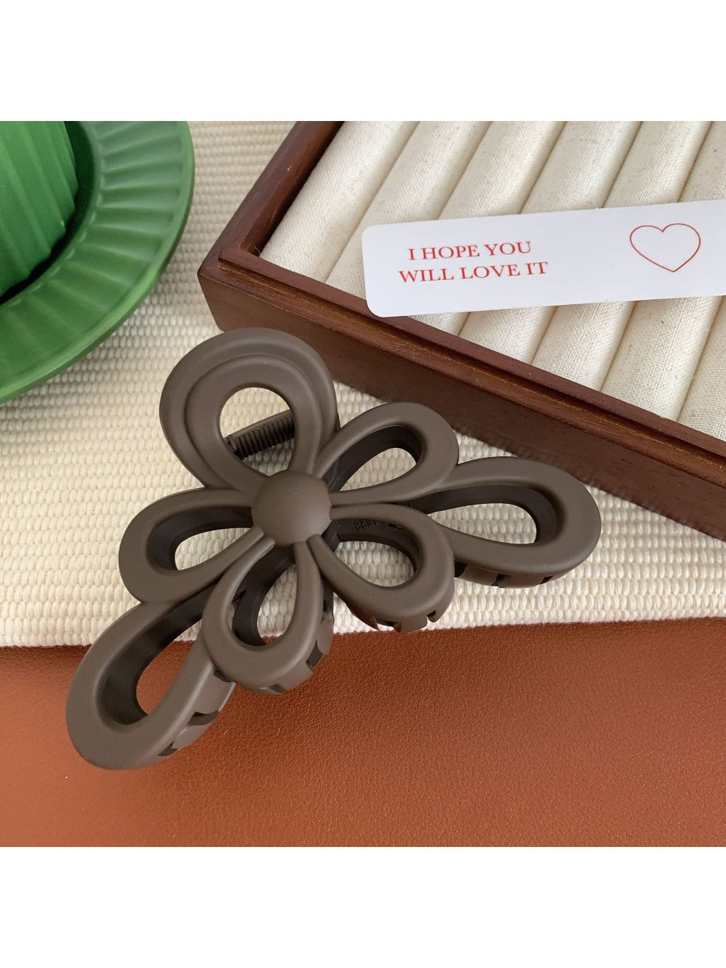 Beau - Camellia Shape Claw Clip