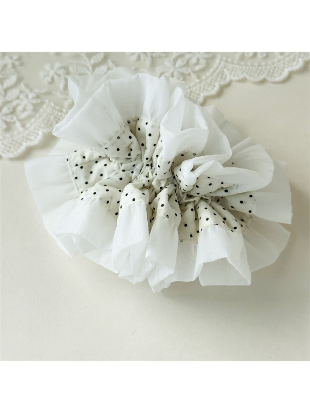 Gifty - Black White Polka Dot Scrunchie
