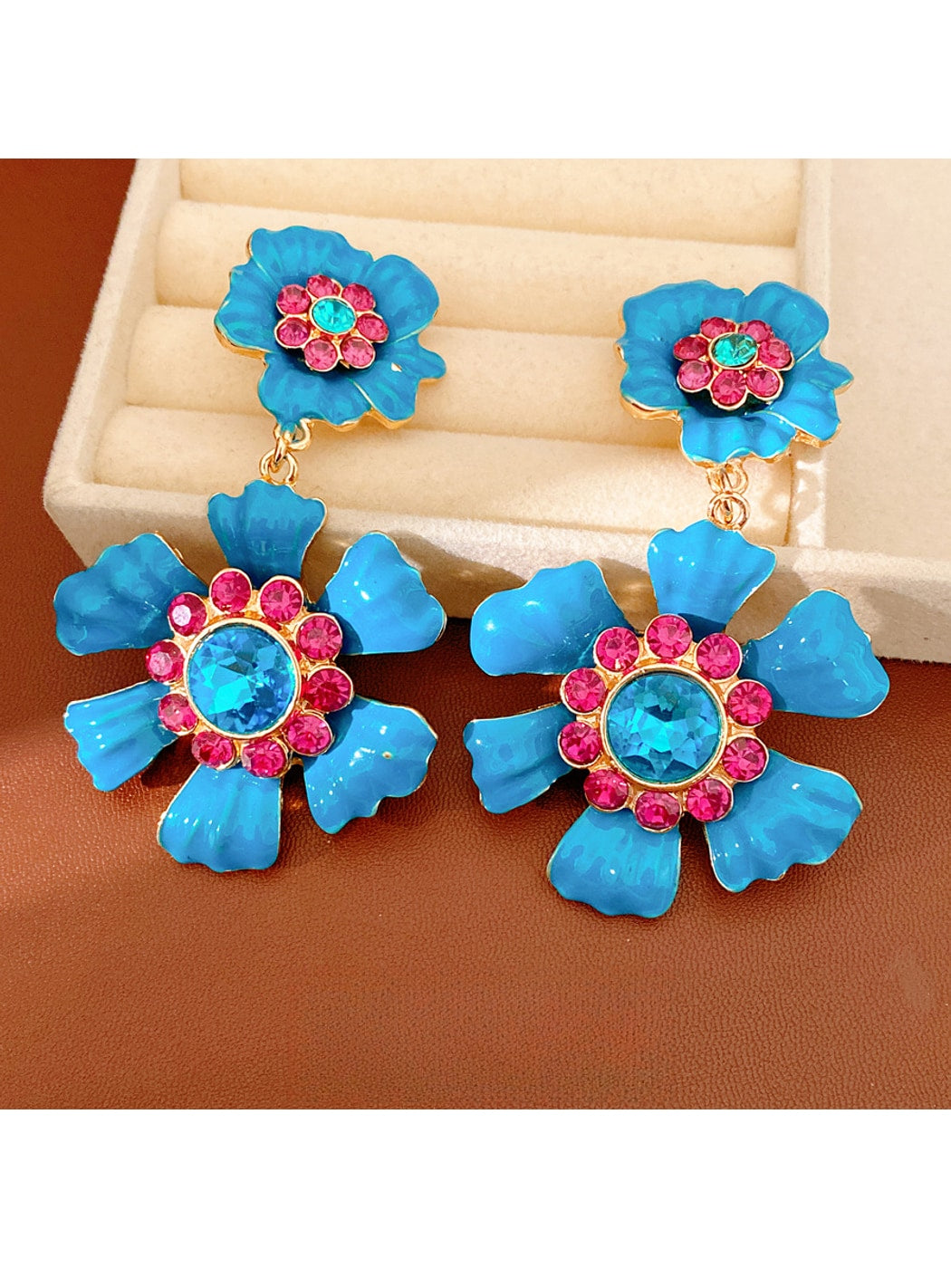 Earedge - Vintage Floral Rhinestone Dangle Earrings