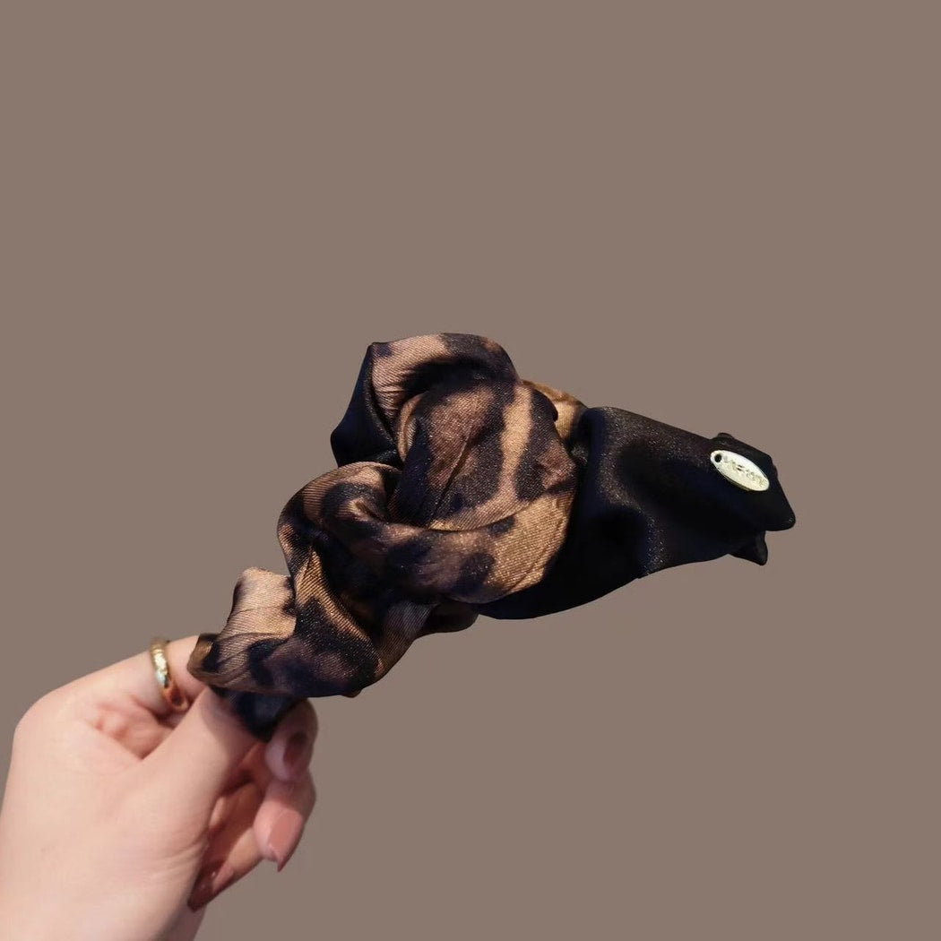 Beau - Leopard Print Detail Plastic Claw Clip