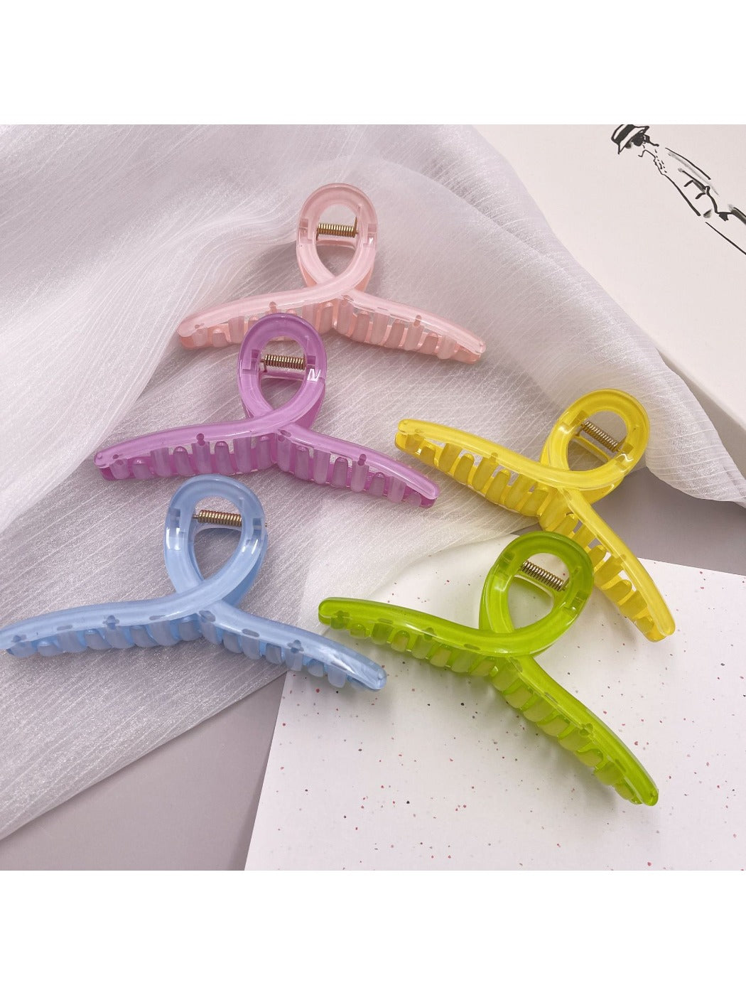 Beau - Essential Solid Color Crisscross Design Claw Clip