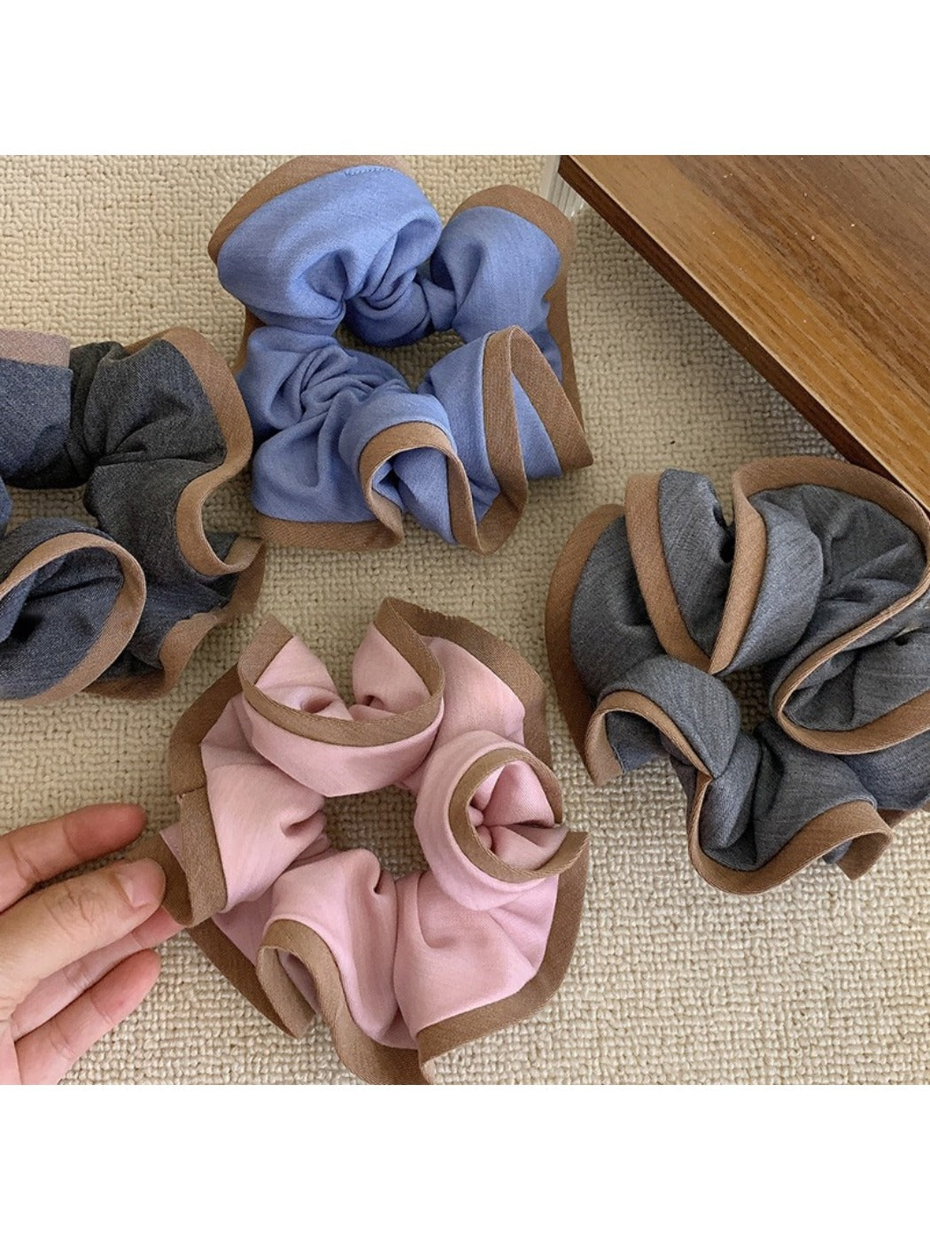 Gifty - Color-Blocked Voluminous Scrunchie