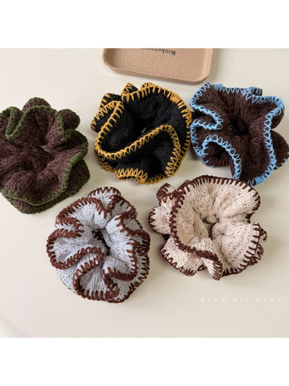 Gifty - Retro Aesthetic Chunky Hair Scrunchie