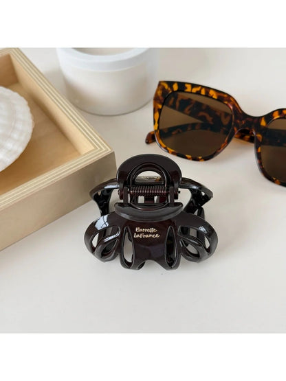 Beau - Simple Matte Finish Irregular Claw Clip