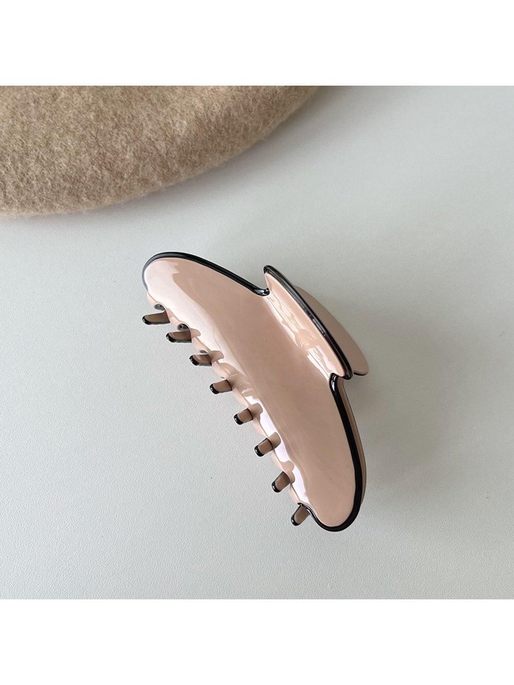 Beau - Textured Acetate Fiber Contrast Edge Claw Clip