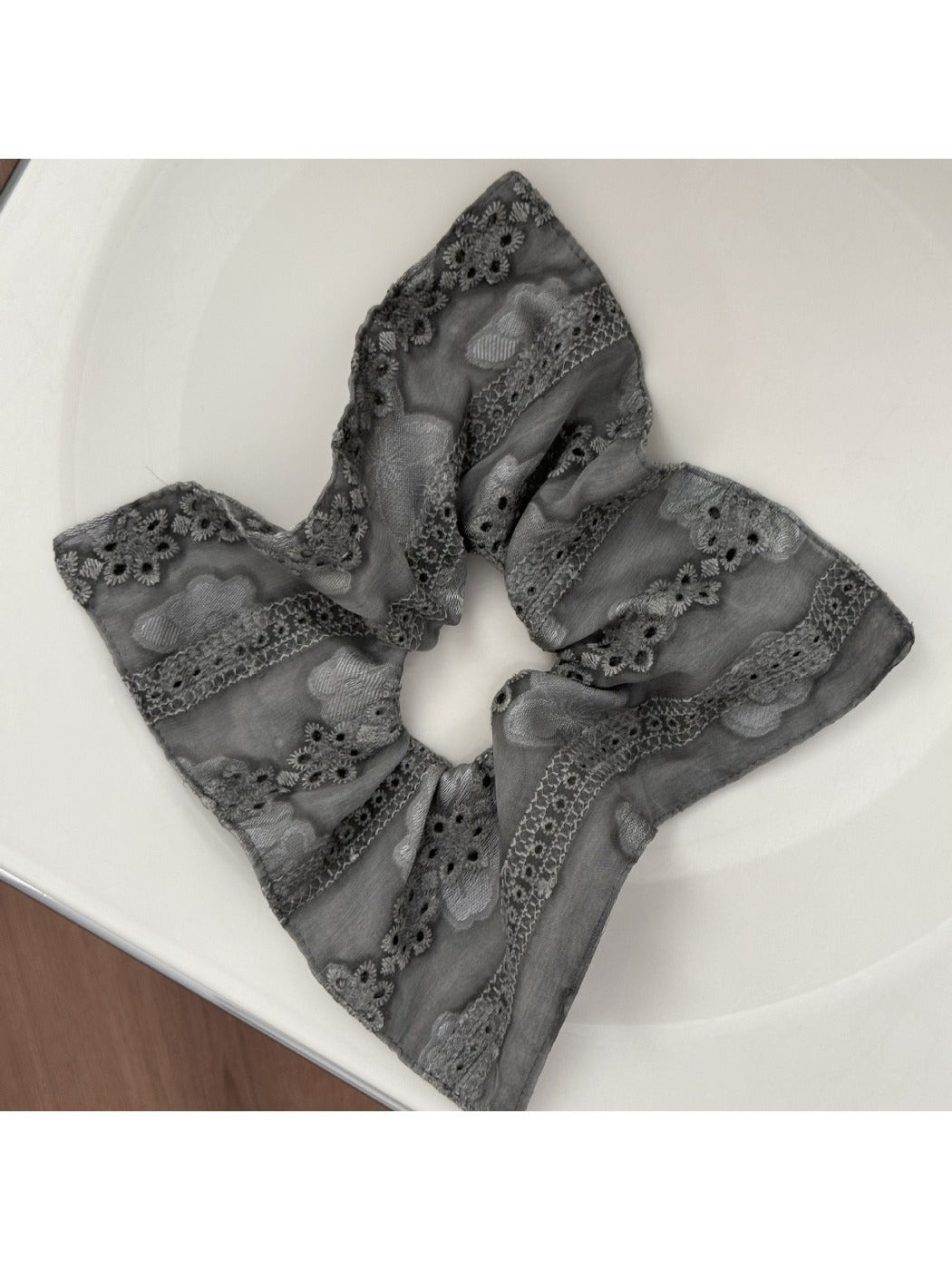 Gifty - Soft Scrunchie Hair Tie