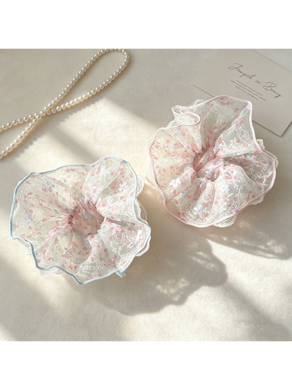 Gifty - Lace Trim Floral Gathered Scrunchie