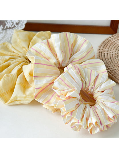 Gifty - Double Sided Pink Yellow Striped Scrunchies