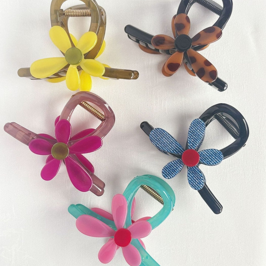 Beau - Glossy Petal Accent Floral Claw Hair Clip