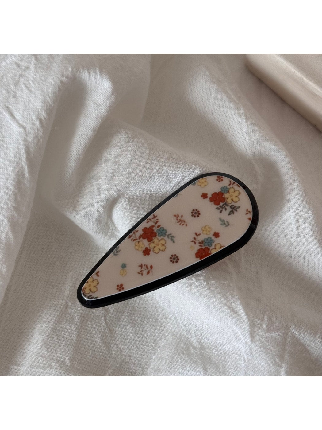 Beau - Printed Teardrop Duckbill Acrylic Hair Clip