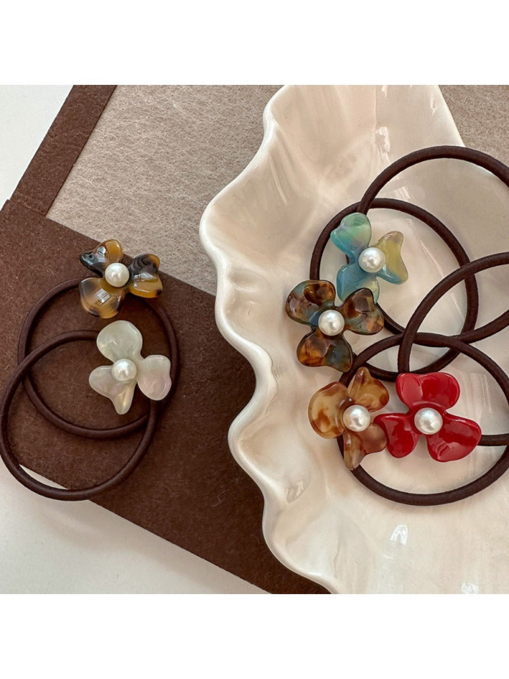 Gifty - Acetate Flower Shaped Hair Tie