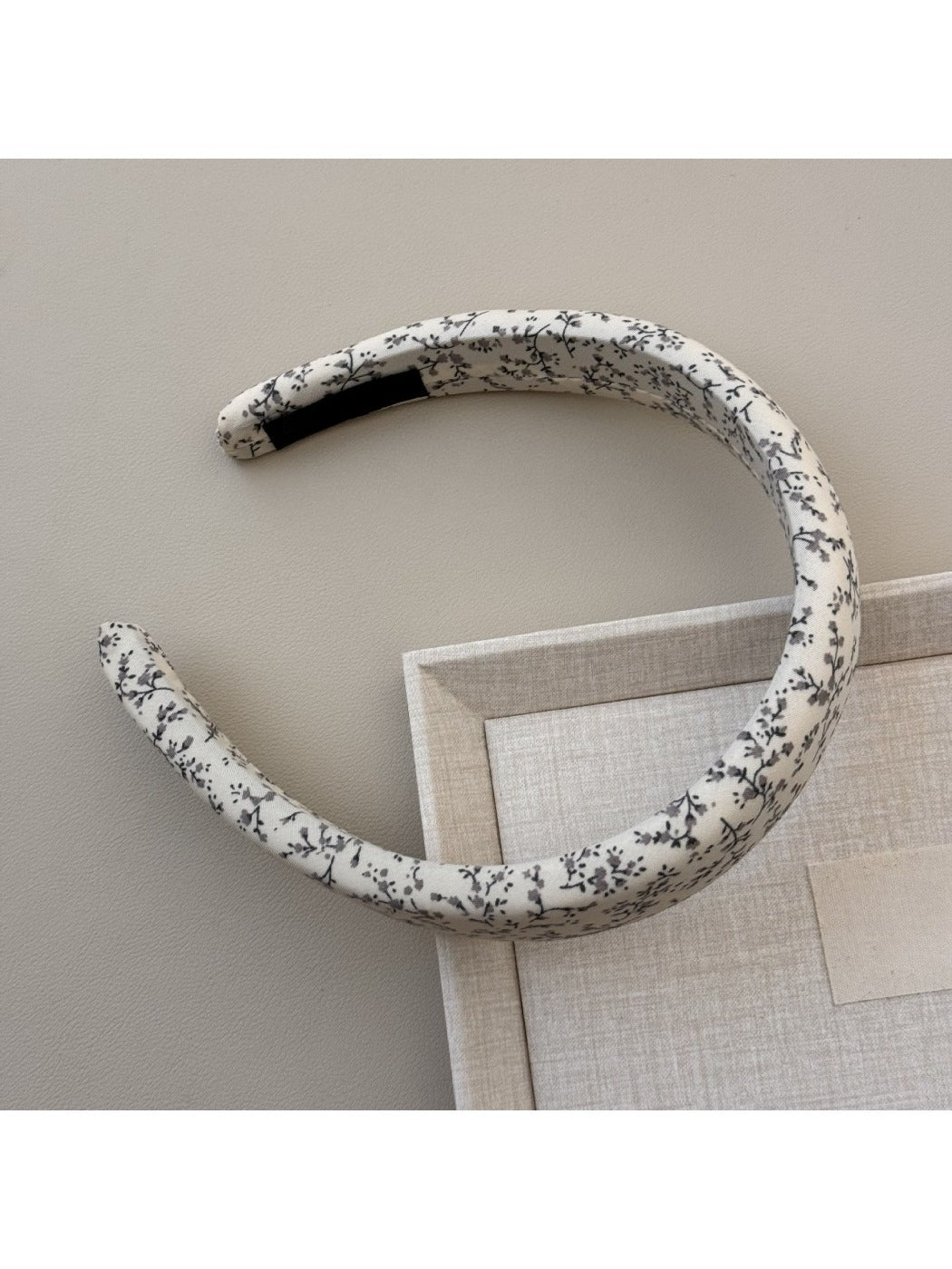 Gifty - Floral Hair Ties and Hair Hoop