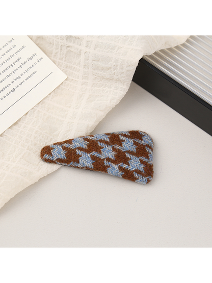 Beau - Geometric Oval Houndstooth Hair Clip