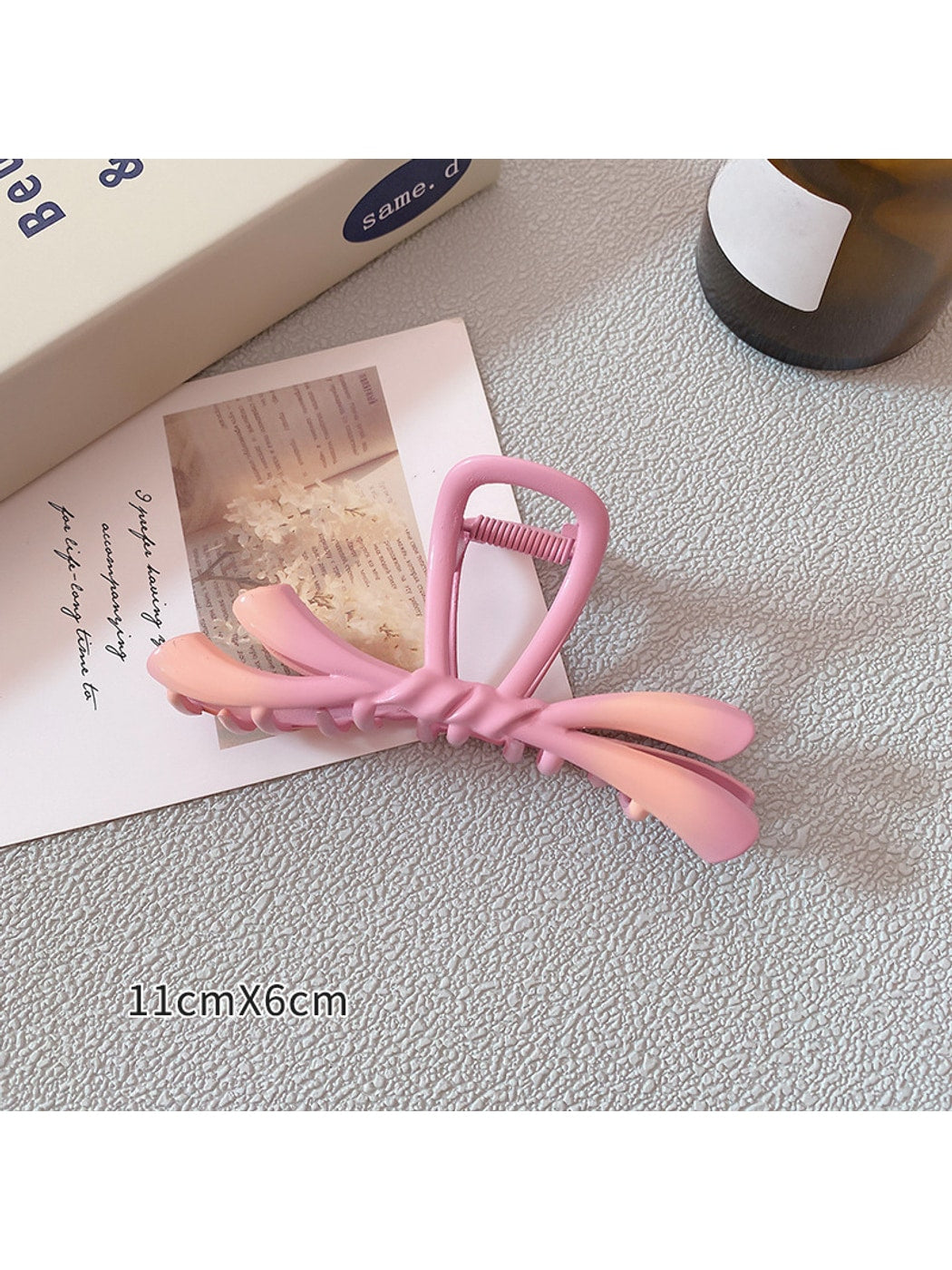 Beau - Gradient Cutout Butterfly Alloy Hair Claw Clip
