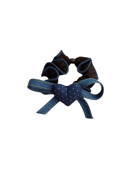 Gifty - Decorative Heart Motif Bow Scrunchie