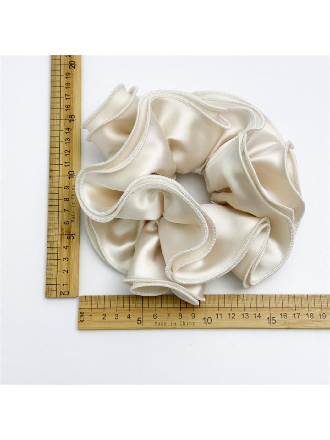 Gifty - Lace Trim Satin Scrunchie Hair Tie