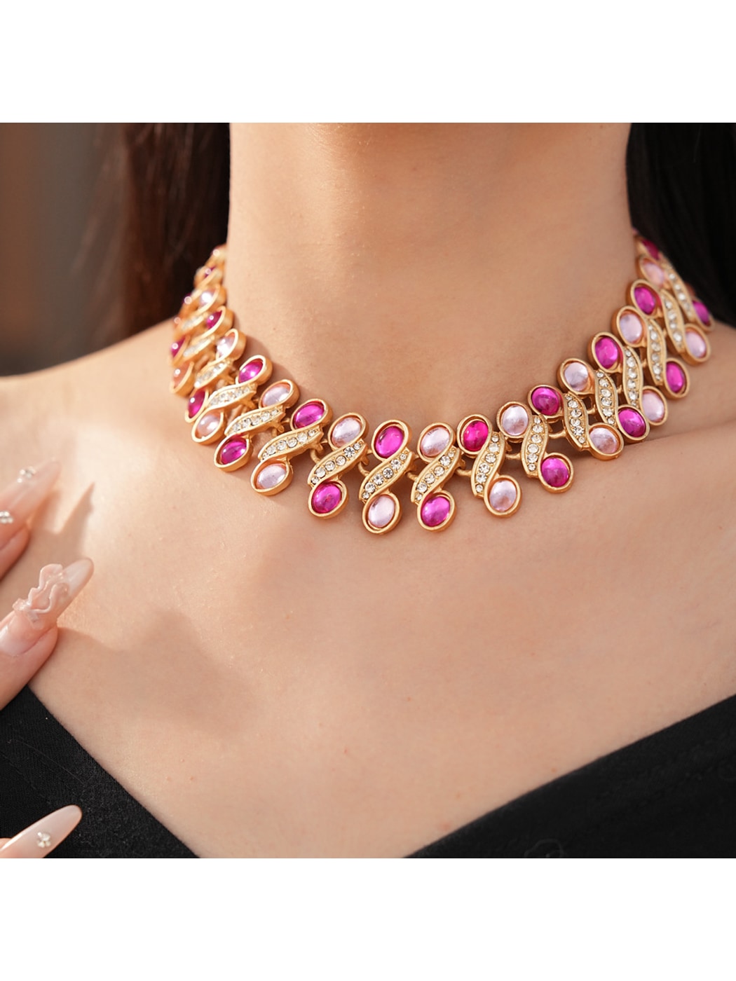 Nozari - Vintage Geometric Oval Rhinestone Necklace
