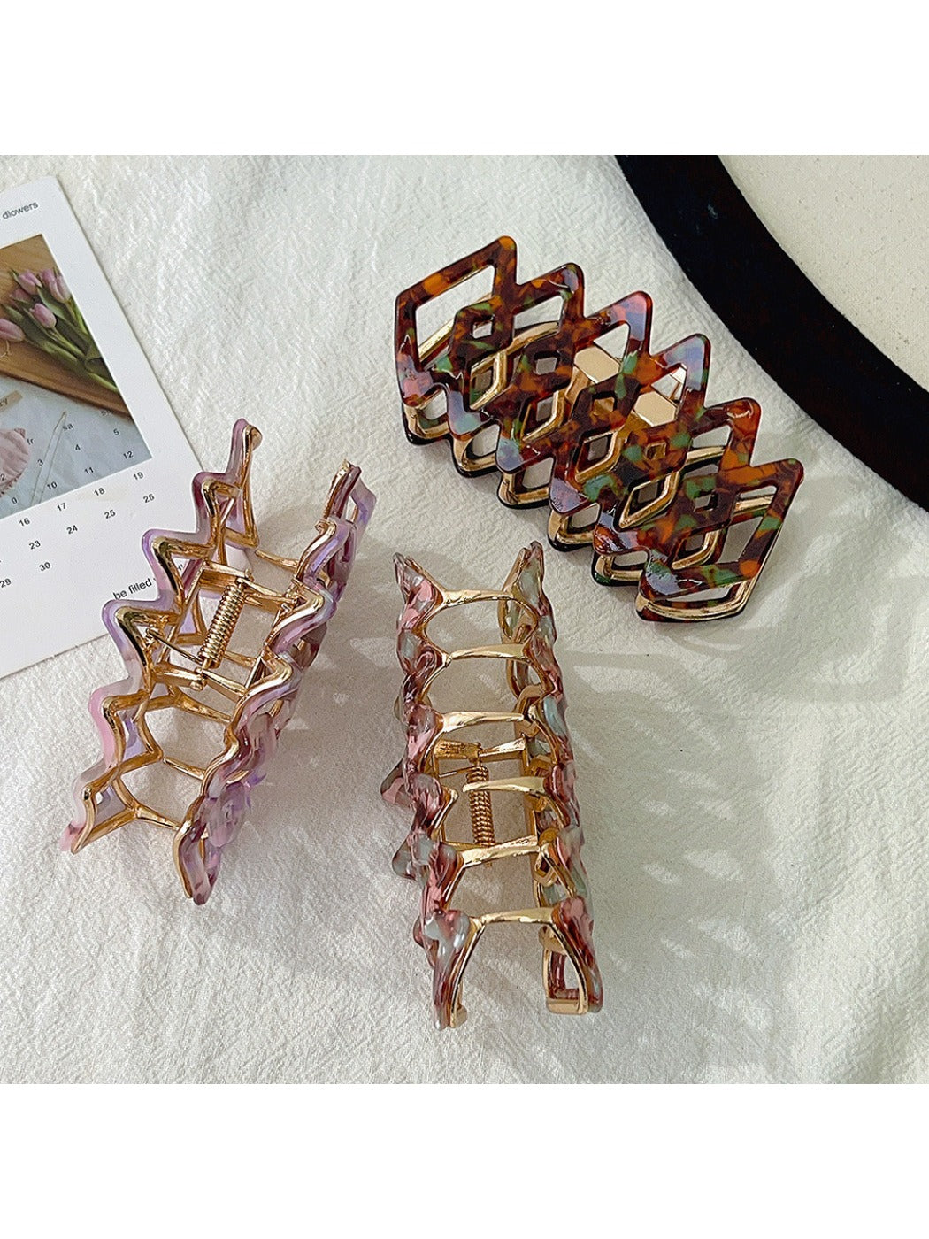 Beau - Diamond Shaped Openwork Claw Clip