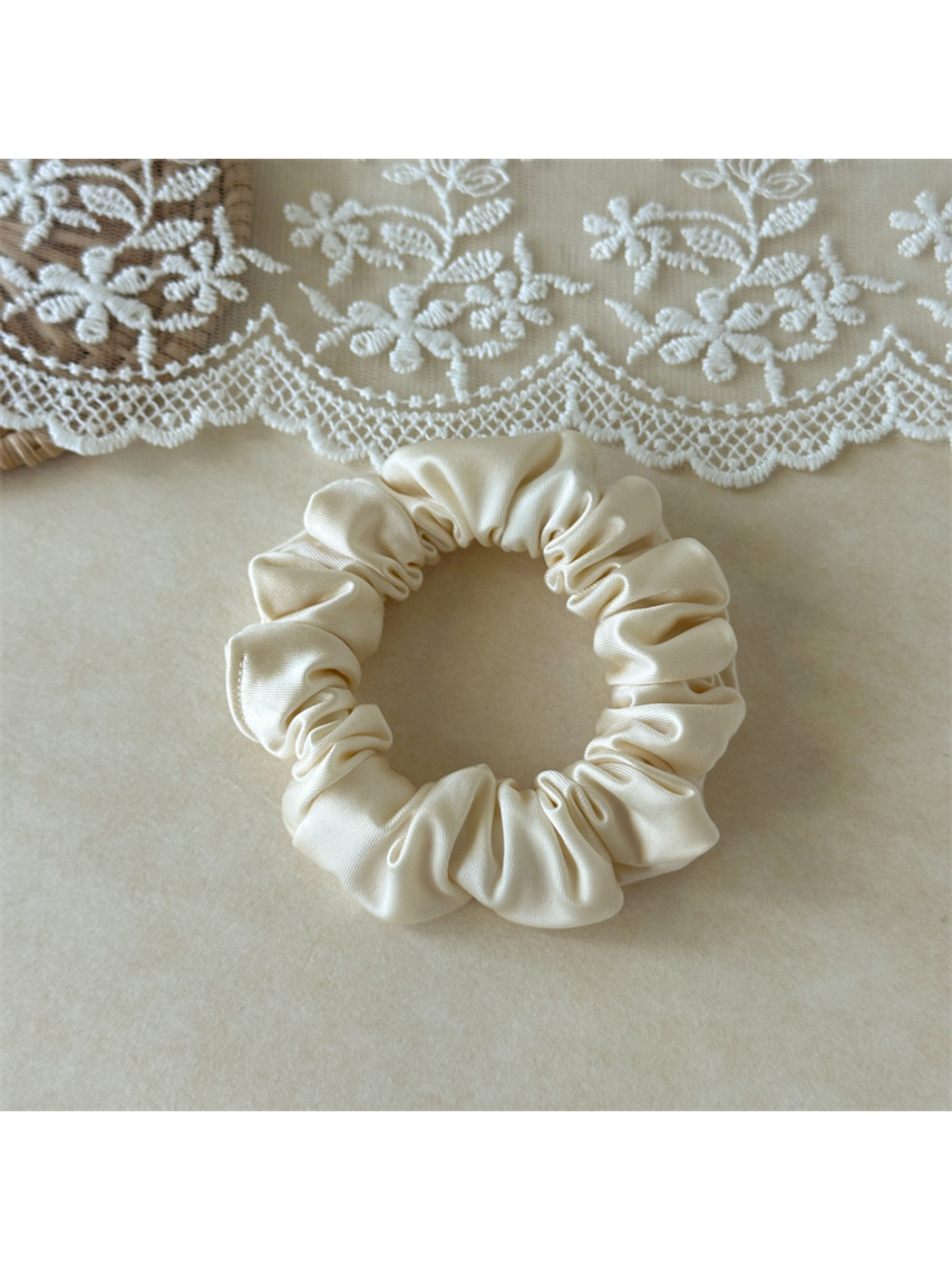 Gifty - Minimal Elastic Solid Color Hair Scrunchie