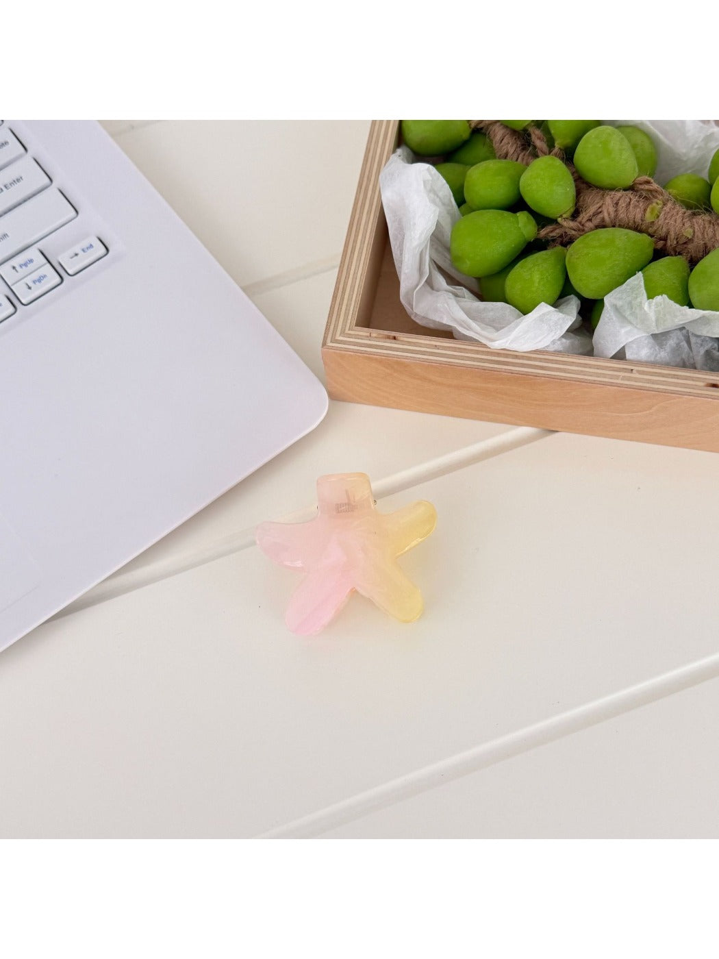 Beau - Sweet Starfish Gradient Gloss Claw Clip