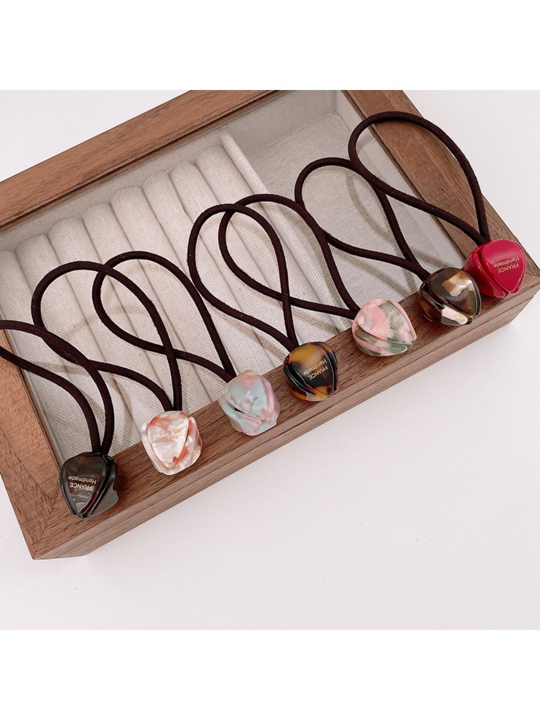 Gifty - Retro Tulip Bud Hair Tie