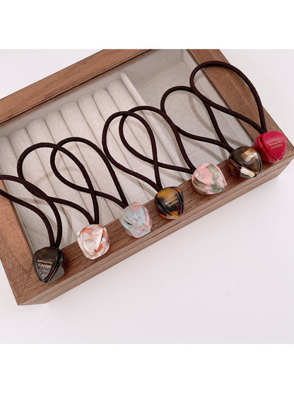 Gifty - Retro Tulip Bud Hair Tie
