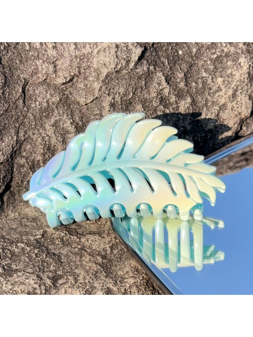 Beau - Gradient Plastic Flower Design Claw Clip