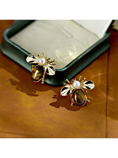 Earedge - Vintage Luxe Bee-Shaped Stud Earrings