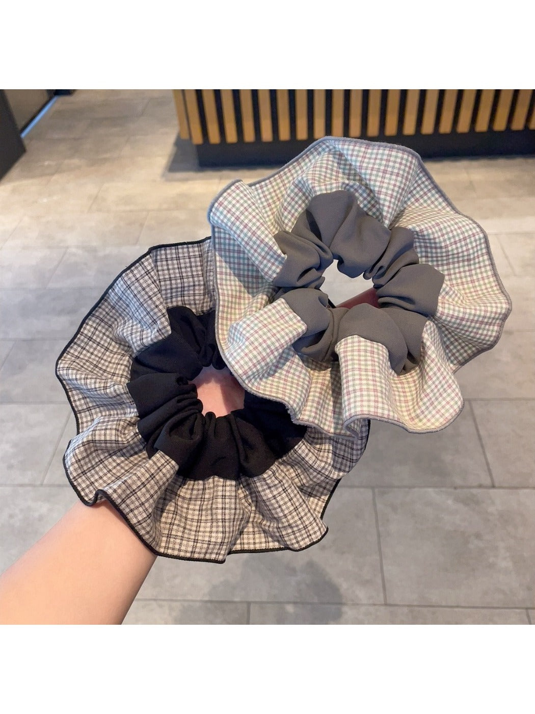Gifty - Gingham Ruffled Voluminous Scrunchie