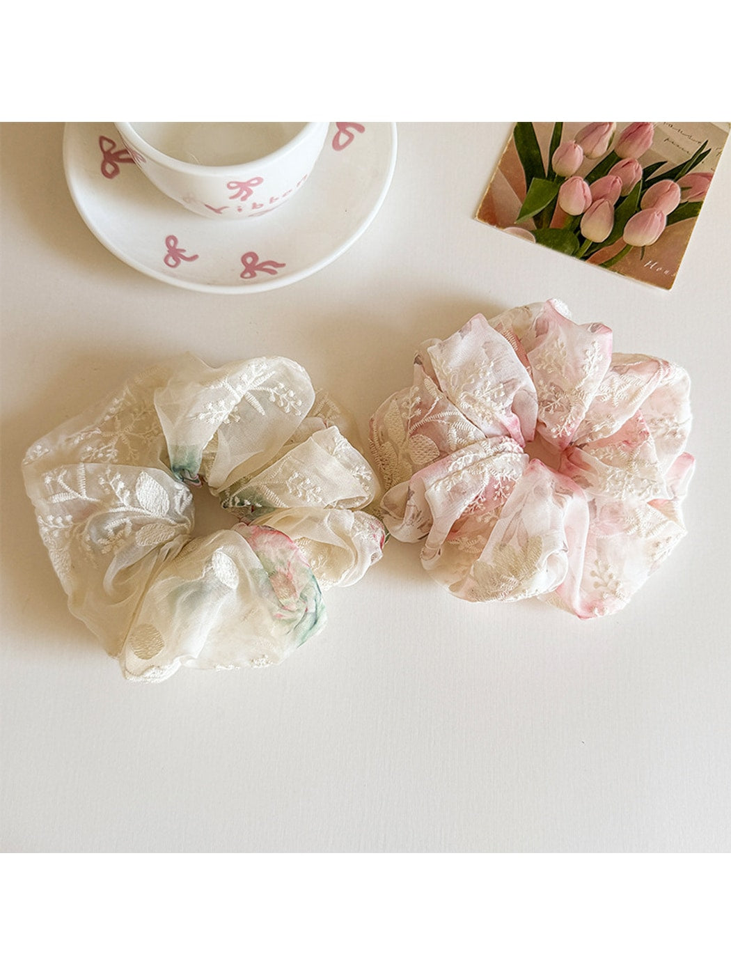 Gifty - Floral Embroidered Lace Detail Fabric Scrunchie