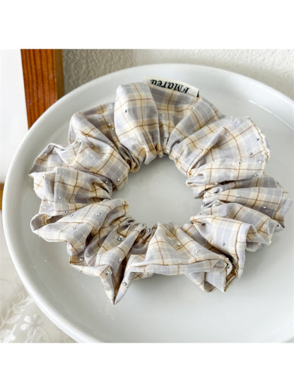 Gifty - Chic Plaid Scrunchie Hair Tie