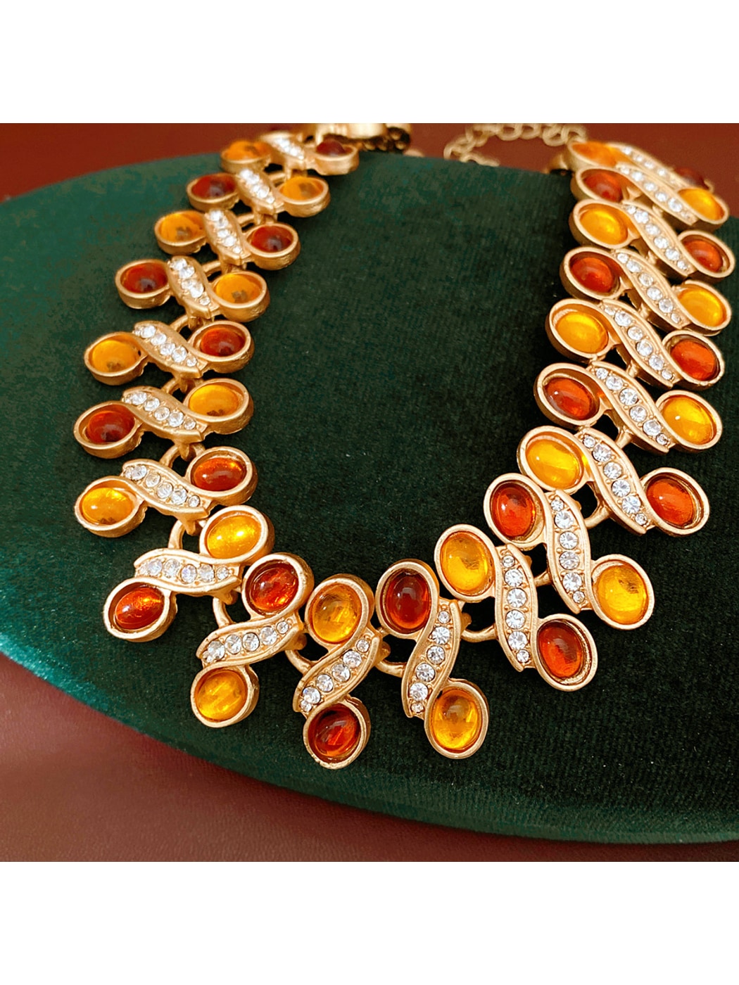 Nozari - Vintage Geometric Oval Rhinestone Necklace