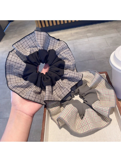 Gifty - Gingham Ruffled Voluminous Scrunchie