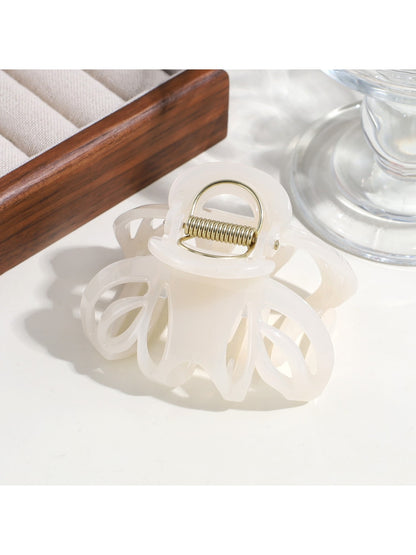 Beau - Hollow Pumpkin Shape Plastic Alloy Claw Clip