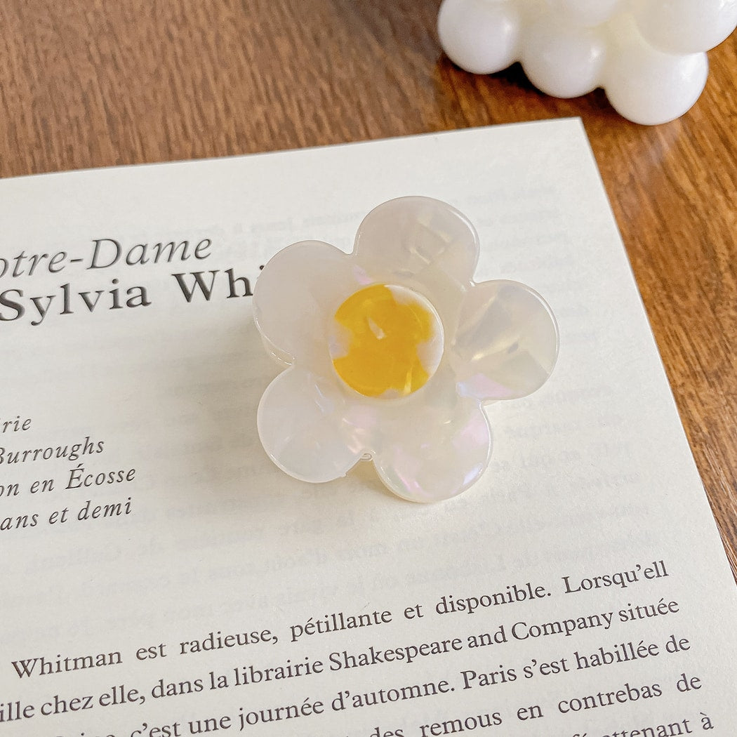 Beau - Glossy Floral and Daisy Design Claw Clip