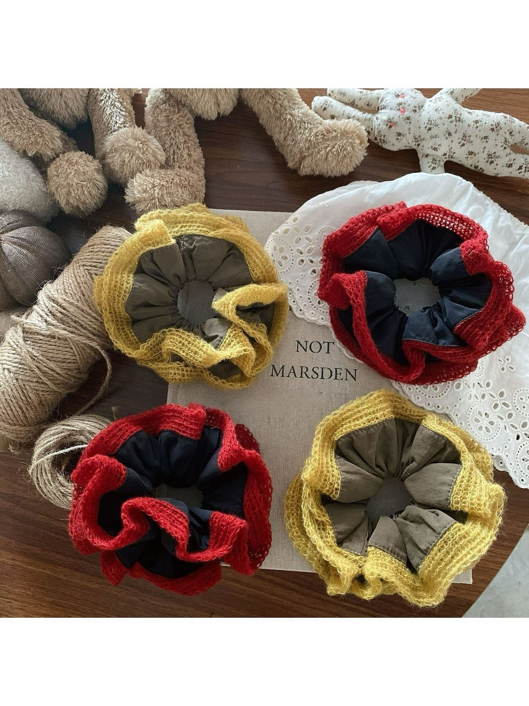 Gifty - Elegant Velvet Lace Scrunchie