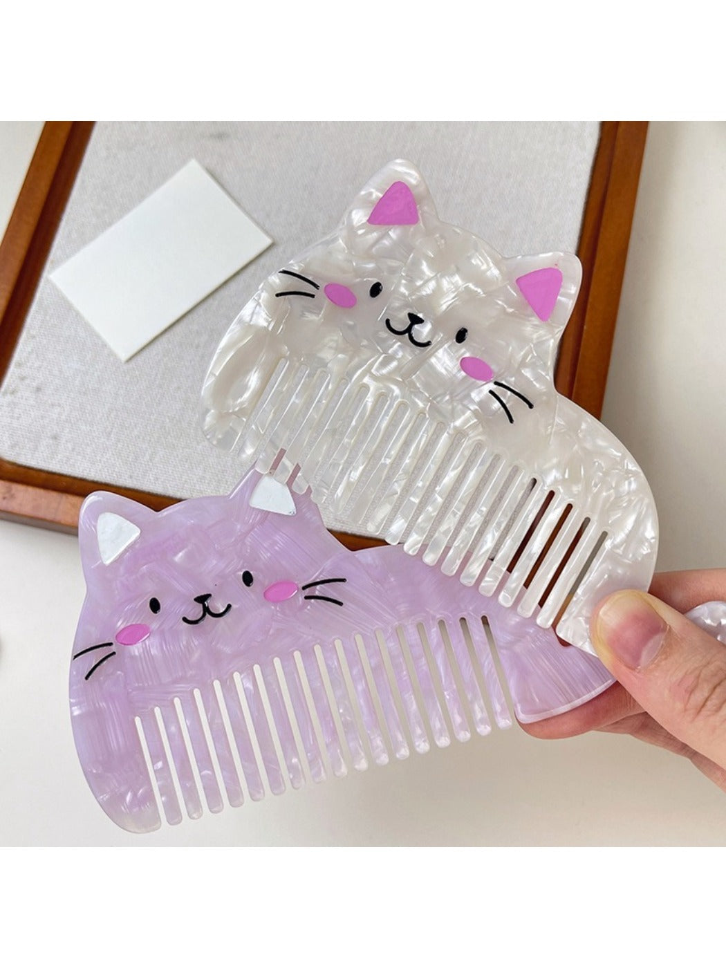 Camerow - Cute Cartoon Shaped Hair Comb