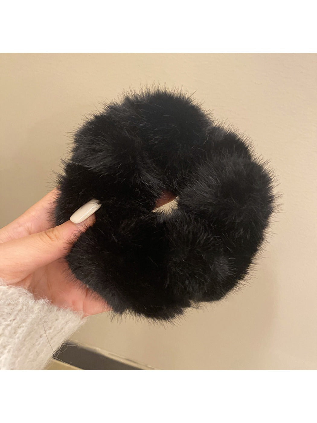 Gifty - Vintage Plush Scrunchie Hair Ties