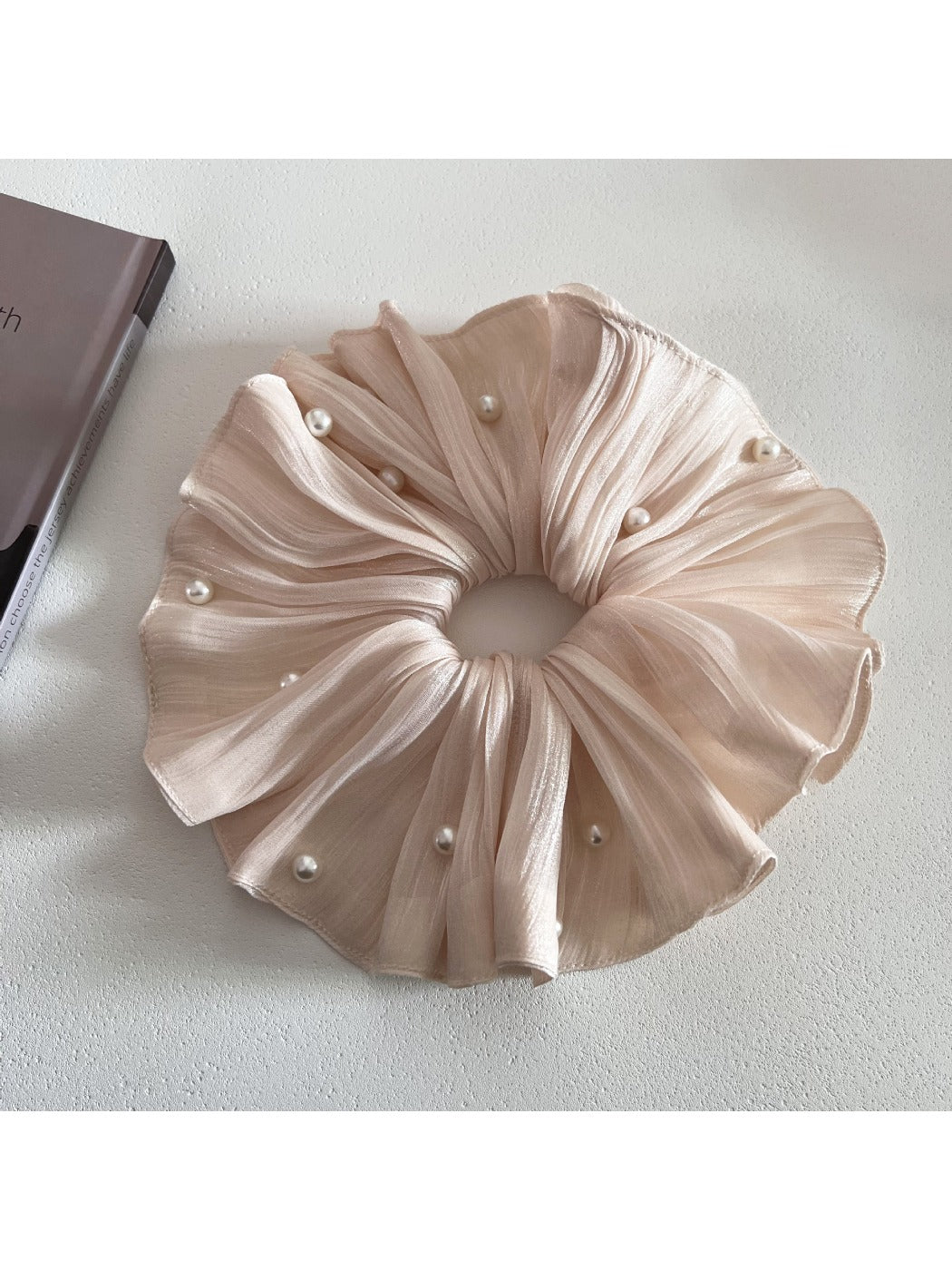 Gifty - Chic Vintage Glowing Scrunchie