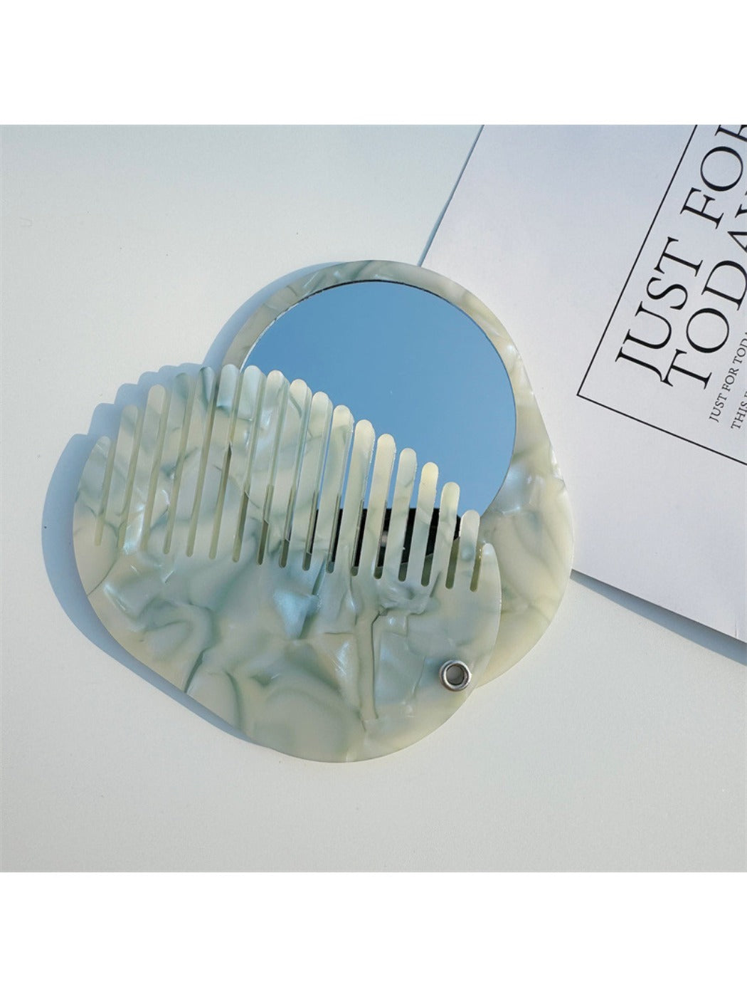 Camerow - 2 in 1 Makeup Mirror Comb