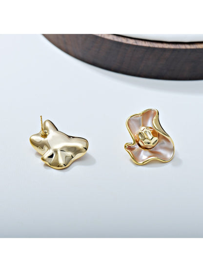 Earedge - Fashionable Floral Stud Earrings