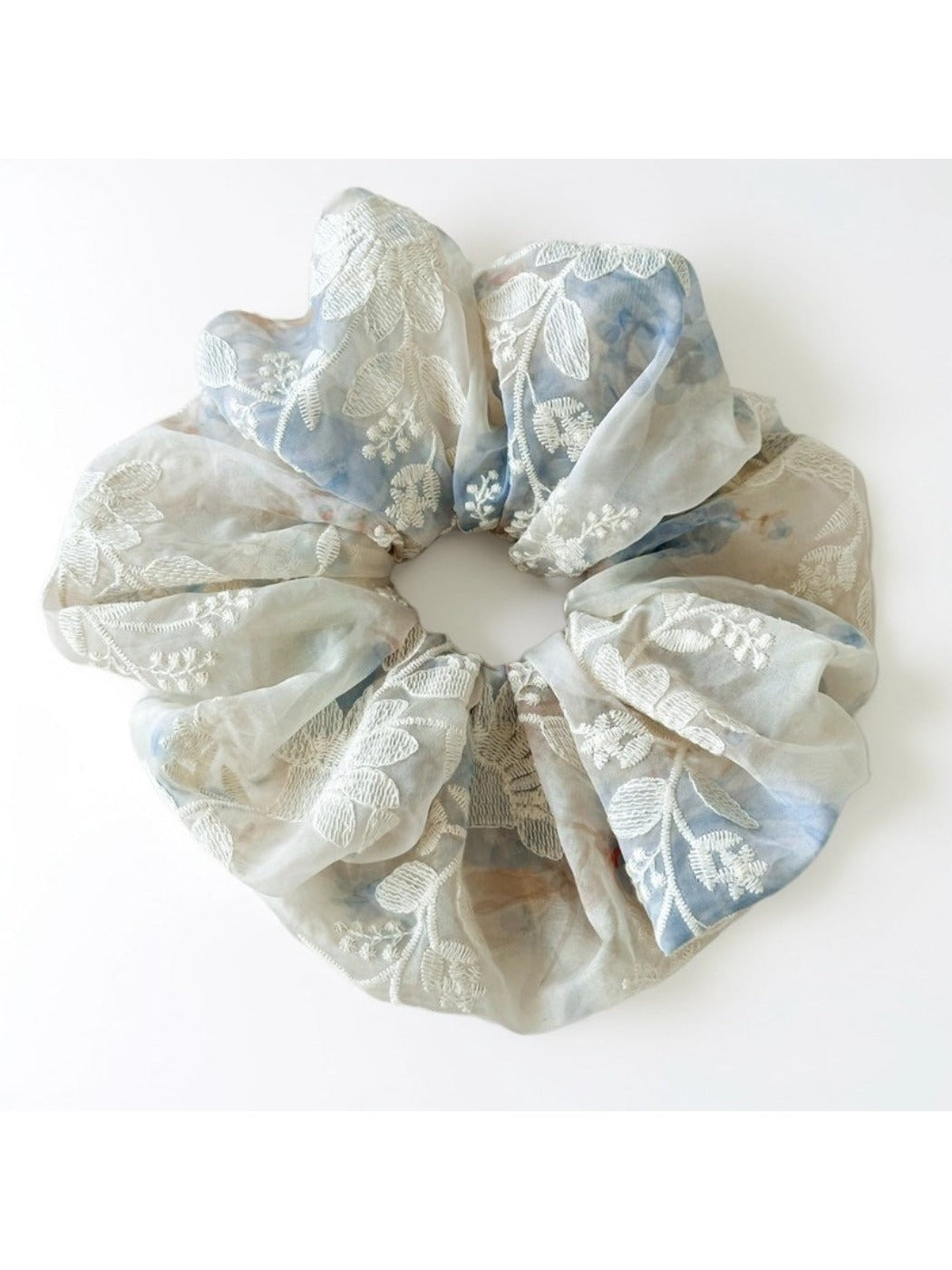 Gifty - Floral Embroidered Scrunchie