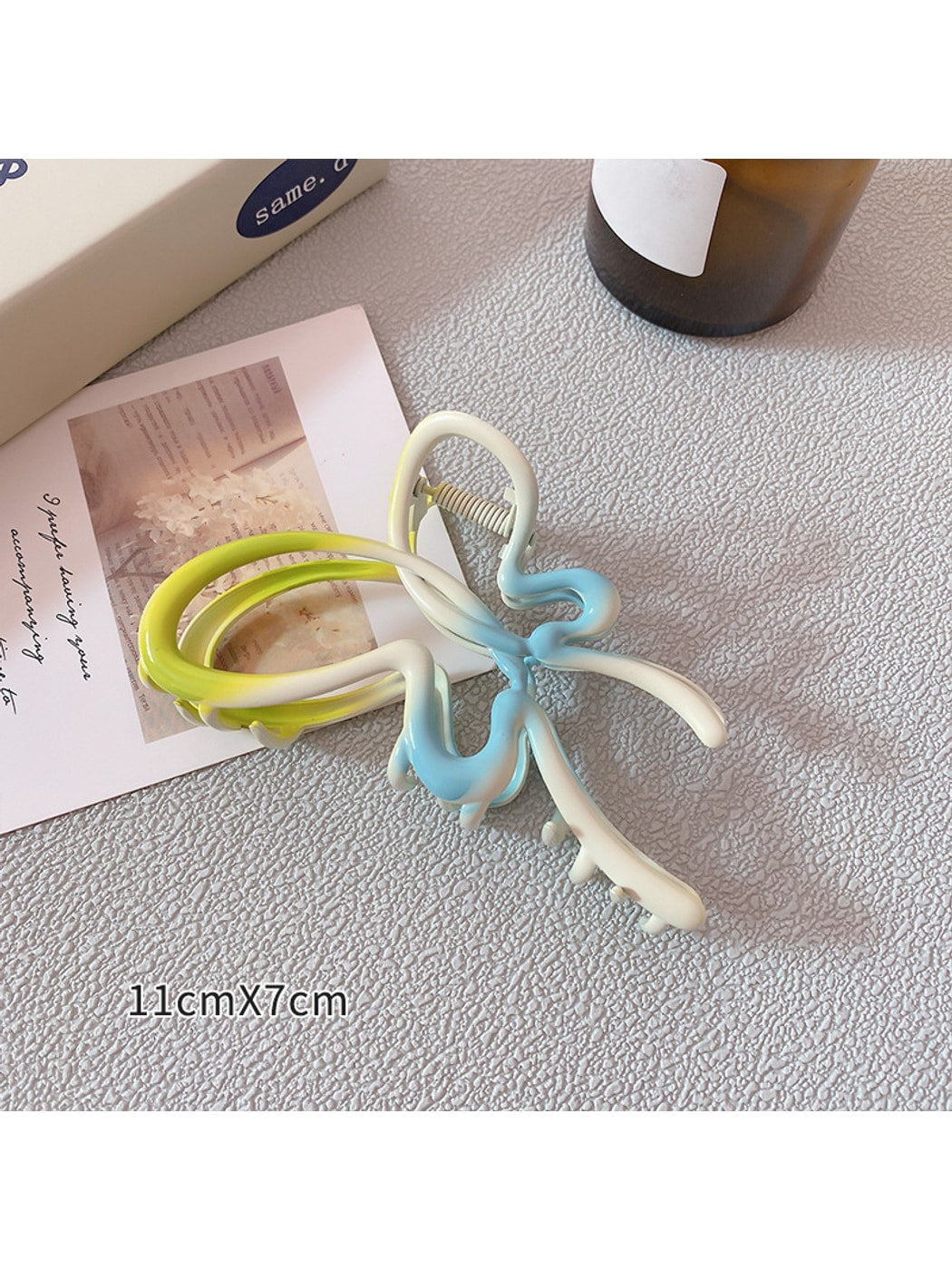 Beau - Gradient Cutout Butterfly Alloy Hair Claw Clip