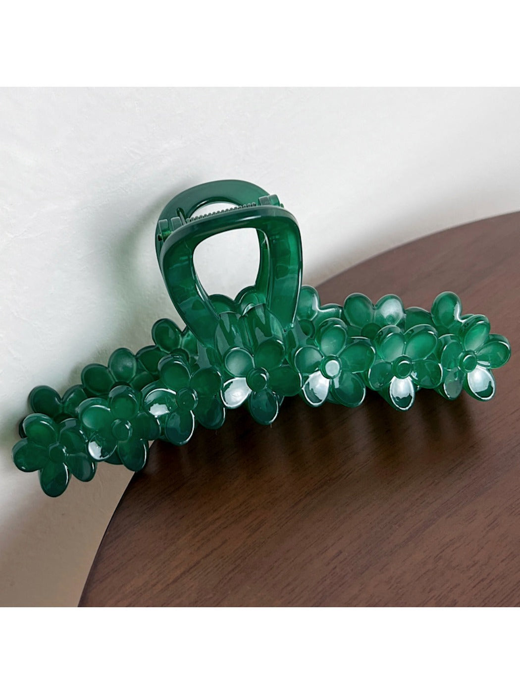 Beau - Sweet Minimalist Flower Shaped Claw Clip
