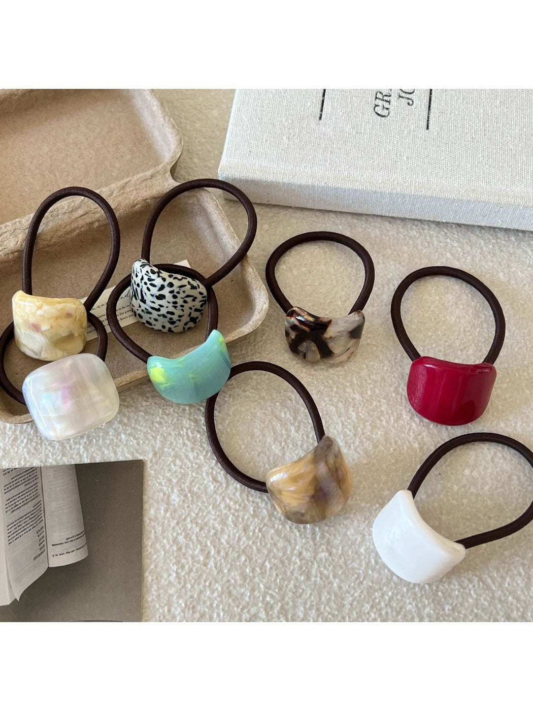 Gifty - Retro Geometric Cube Hair Tie