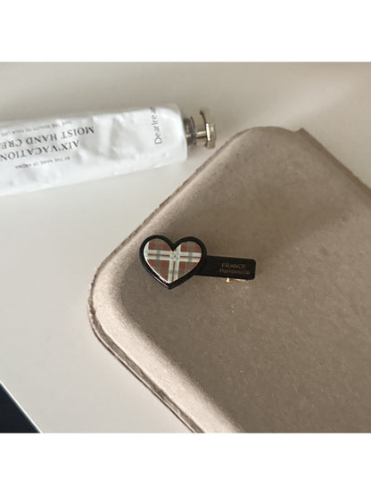 Beau - A Flower Shaped Heart Plaid Hair Clip