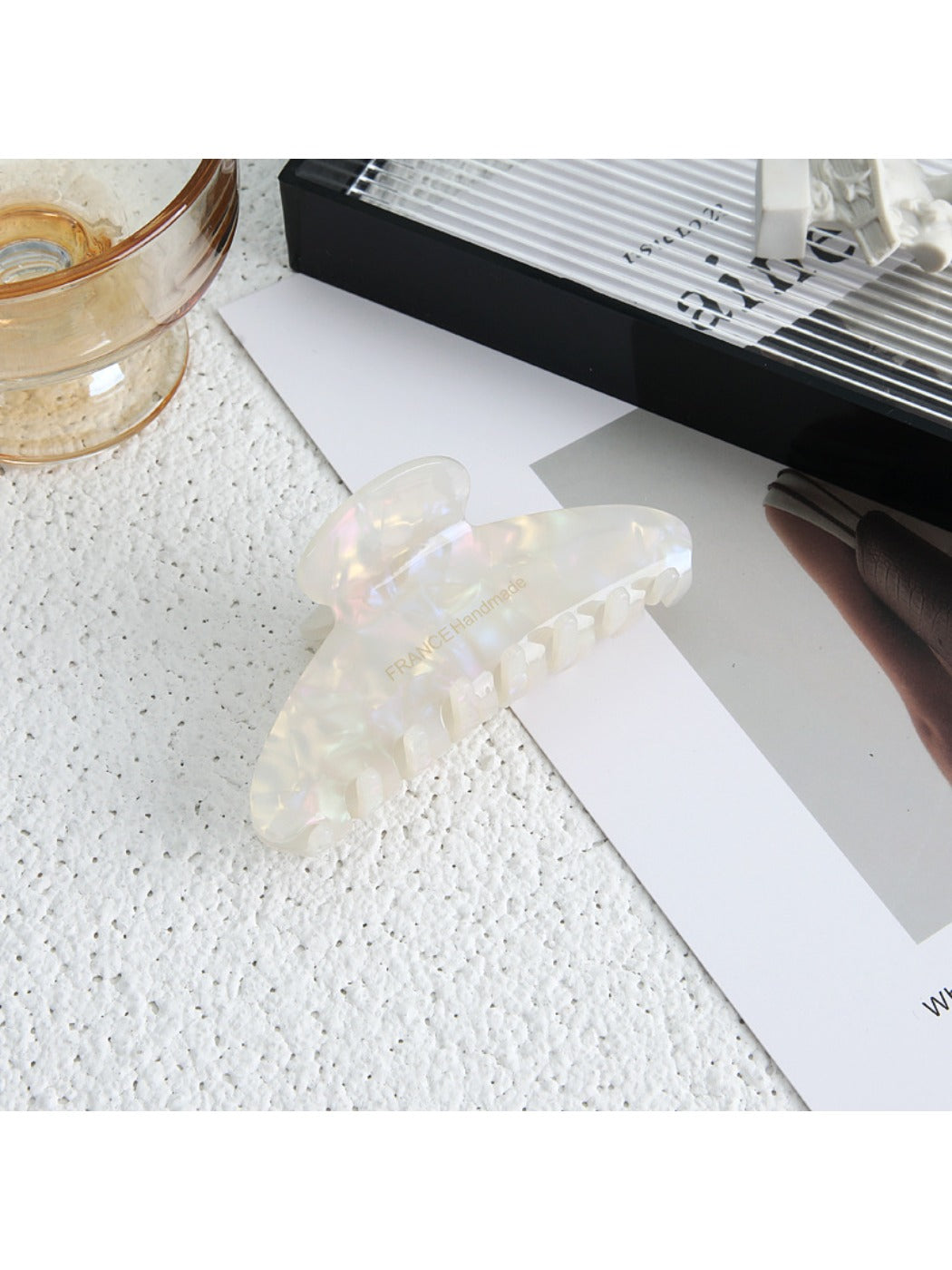 Beau - Minimalist Hair Claw Clip